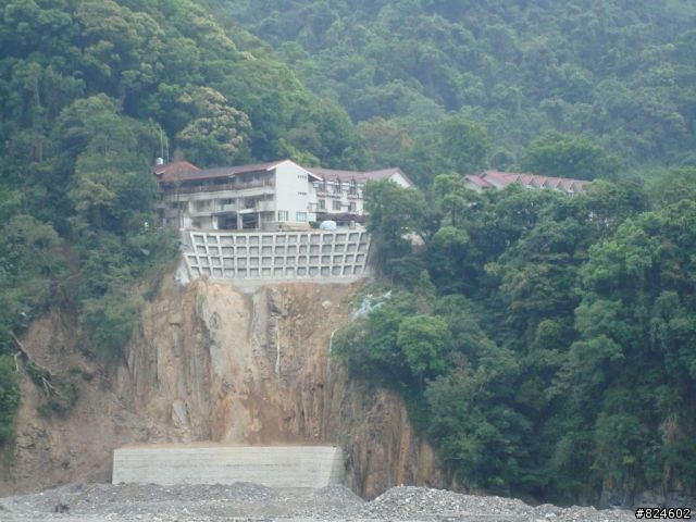 高山一豎之旅(上) 決戰武嶺之巔 - 鐵馬家庭南北大會師