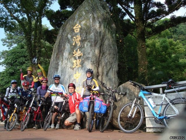 高山一豎之旅(上) 決戰武嶺之巔 - 鐵馬家庭南北大會師