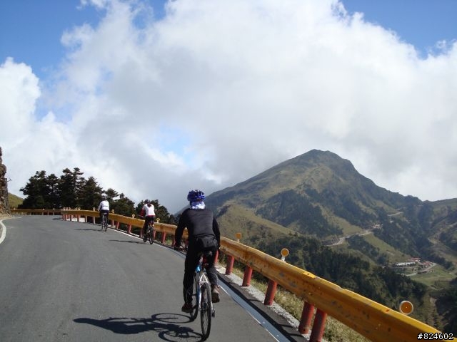 高山一豎之旅(上) 決戰武嶺之巔 - 鐵馬家庭南北大會師
