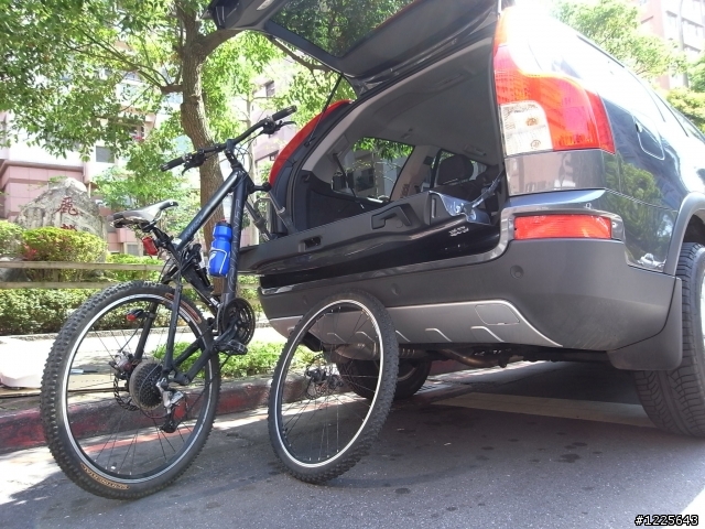 XC90 一個人 兩條腿 六個輪子