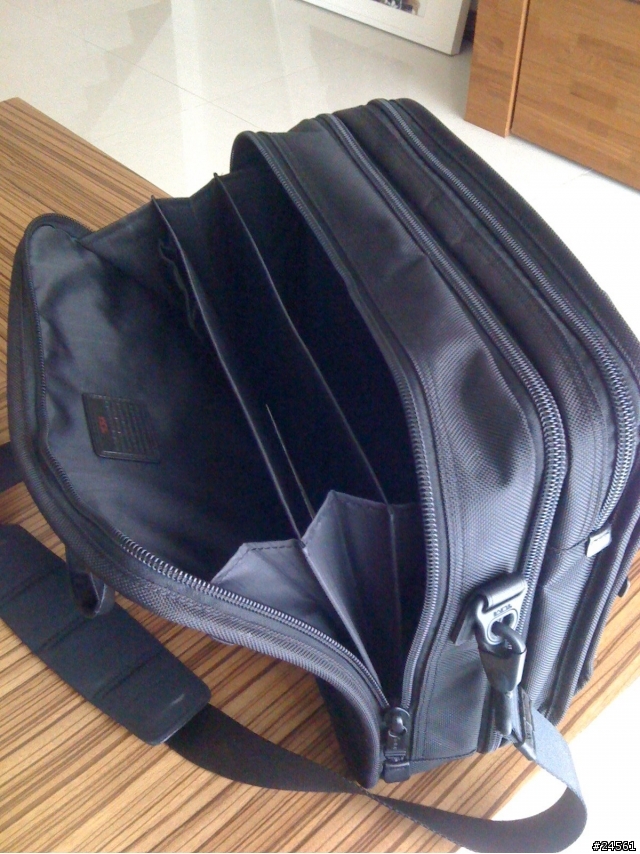 Tumi Alpha 26141 防彈尼龍可擴充式公事包-分享-設計想法與實際使用感想
