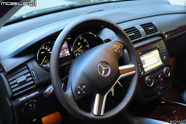 全新2009 BENZ R350 新改款開箱,加購2009最新COMMAND 系統~~~新車開箱開箱開箱