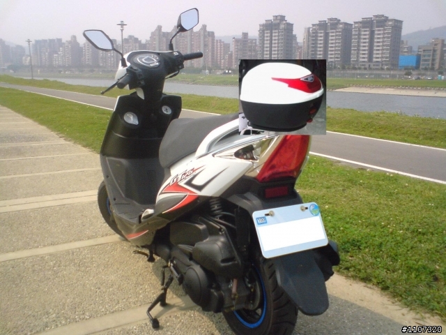 SYM GT125裝後箱,漢堡,後行李箱之現場實錄