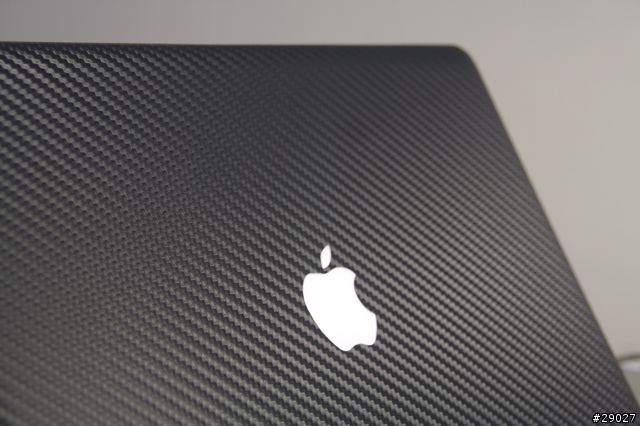 【MacBook Pro大變身】黑色Carbon塗裝!附加包膜心得分享~