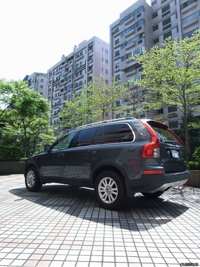 XC90 一個人 兩條腿 六個輪子