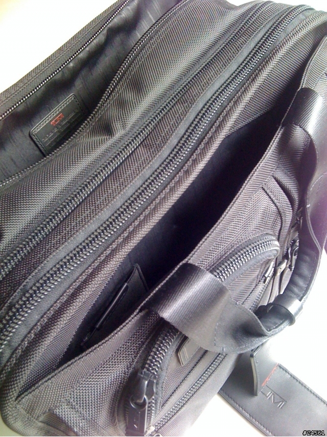 Tumi Alpha 26141 防彈尼龍可擴充式公事包-分享-設計想法與實際使用感想