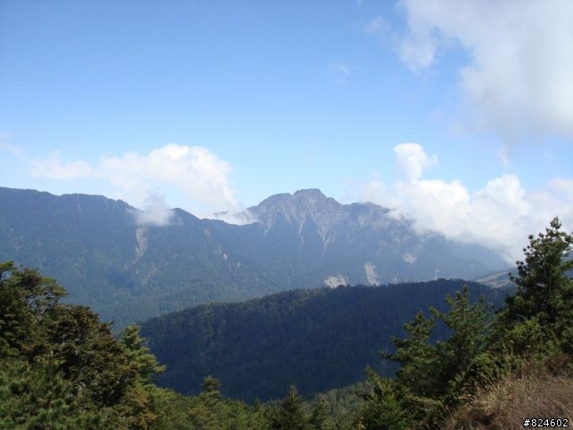 高山一豎之旅(上) 決戰武嶺之巔 - 鐵馬家庭南北大會師