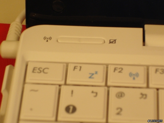 華碩貝殼機......輕薄到幾乎忘了她的存在