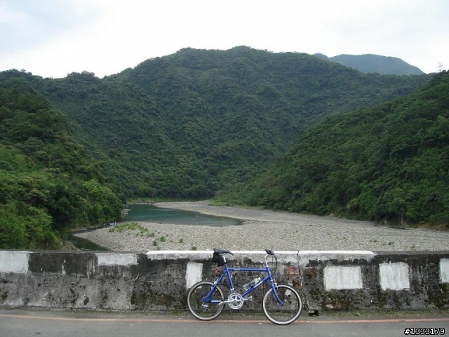 SAGLiFE郵差包 & 熊騎腳踏車T