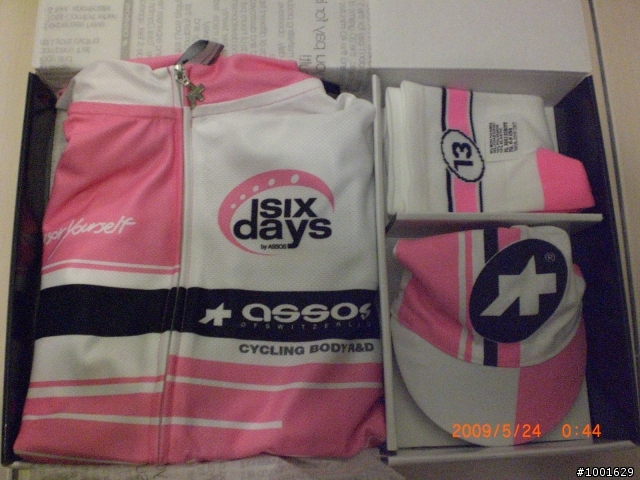 【ASSOS】穿著你的Assos Six - Days自行車衣來亮相吧!