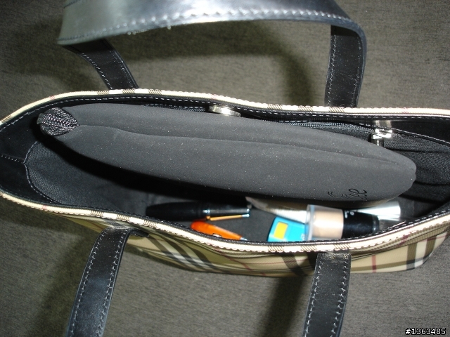 華碩貝殼機......輕薄到幾乎忘了她的存在