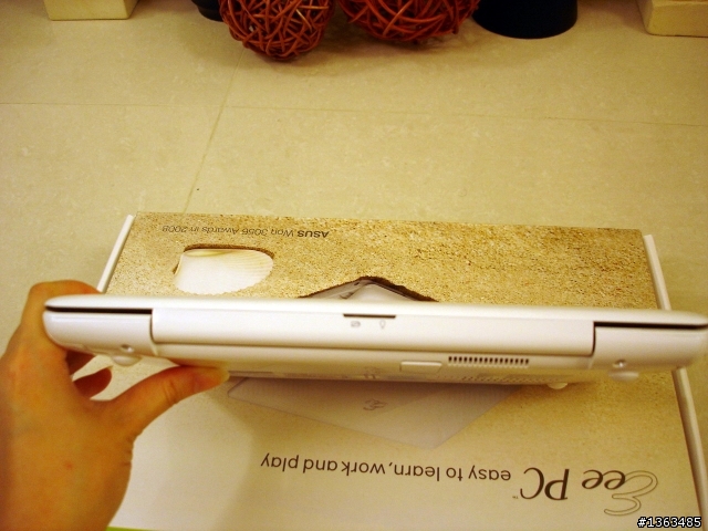 華碩貝殼機......輕薄到幾乎忘了她的存在