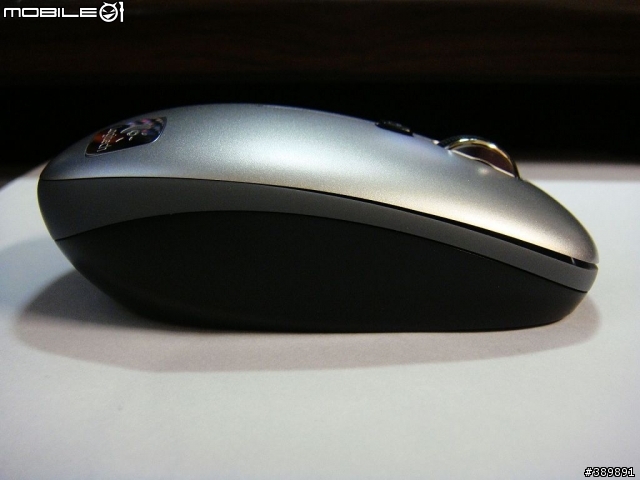 滑鼠的精準度-Logitech V550 Nano 無線雷射滑鼠