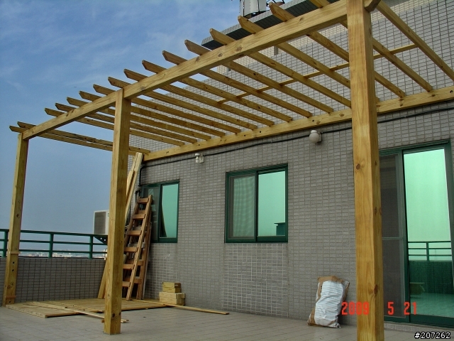 打造低碳城市,建立綠屋頂~南方松花架