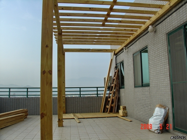 打造低碳城市,建立綠屋頂~南方松花架