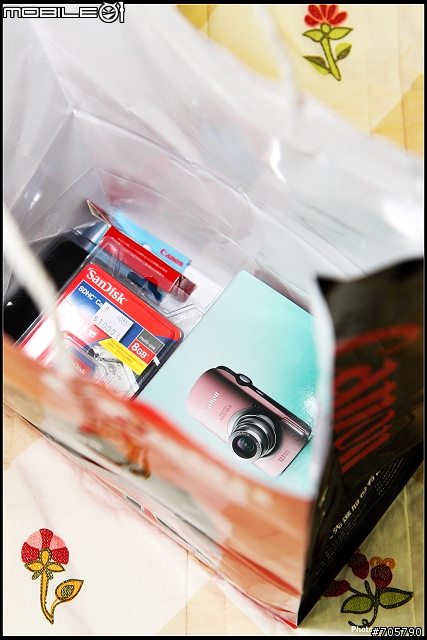 粉紅CANON IXUS 110 IS開箱+新添購超卡哇依的兔子相機包^_^