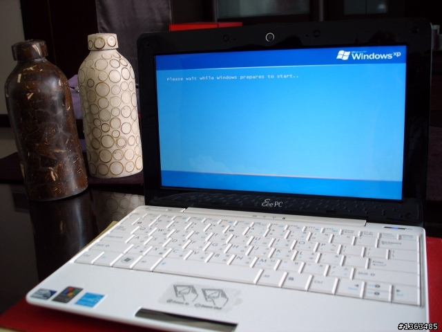 華碩貝殼機......輕薄到幾乎忘了她的存在