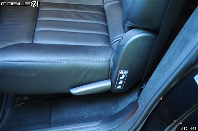 全新2009 BENZ R350 新改款開箱,加購2009最新COMMAND 系統~~~新車開箱開箱開箱