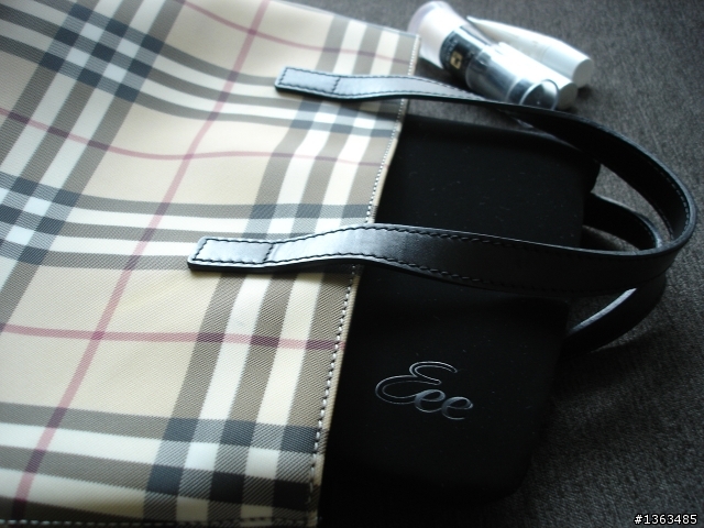 華碩貝殼機......輕薄到幾乎忘了她的存在