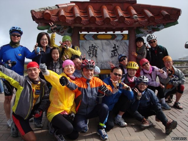 高山一豎之旅(上) 決戰武嶺之巔 - 鐵馬家庭南北大會師