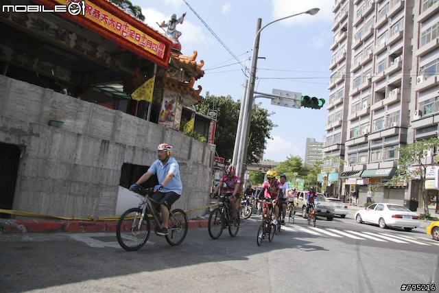 《一路南北騎 – 第一集》 年輕有勁的桃紅軍團-林北愛騎團