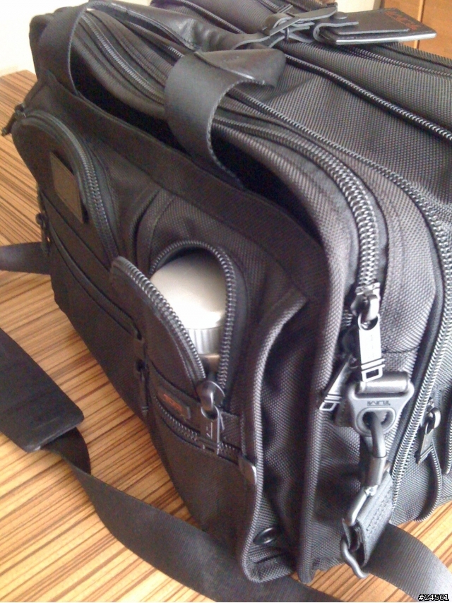 Tumi Alpha 26141 防彈尼龍可擴充式公事包-分享-設計想法與實際使用感想