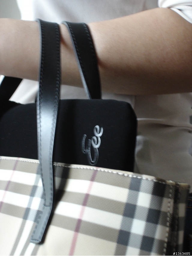 華碩貝殼機......輕薄到幾乎忘了她的存在