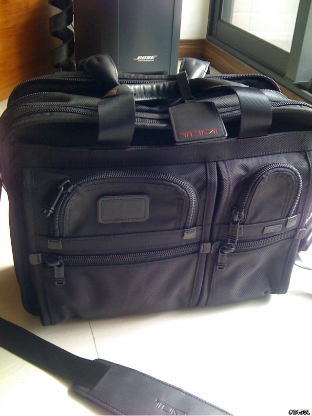 Tumi Alpha 26141 防彈尼龍可擴充式公事包-分享-設計想法與實際使用感想