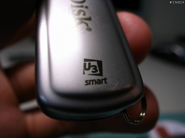 金屬質感上身【sandisk ultra cruzer Titanium 8G 】開箱