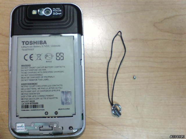 G810吊飾組合法,不需擔心拉斷手機內部構造