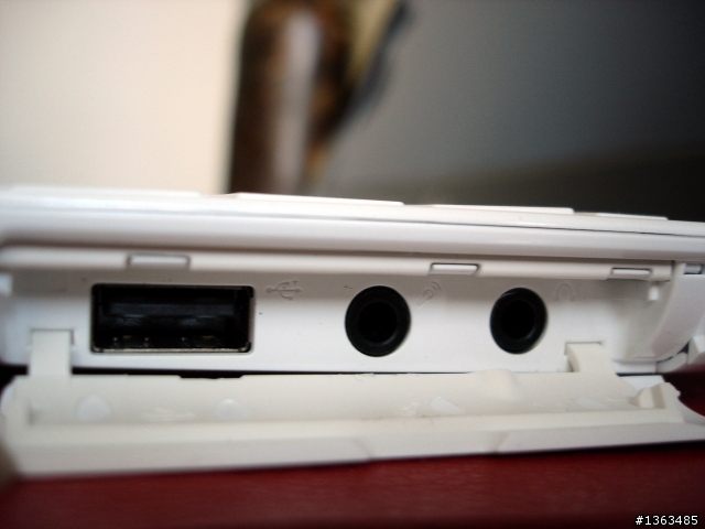 華碩貝殼機......輕薄到幾乎忘了她的存在