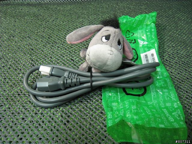 開箱文 Xbox 360 60G 惡靈古堡5 同捆包,同場加映 高解析 VGA AV端子線
