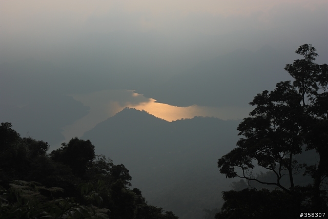 三腳南山
