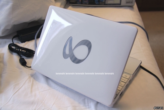 SHARP 首台 netbook PC-NJ70A vs SONY P25G