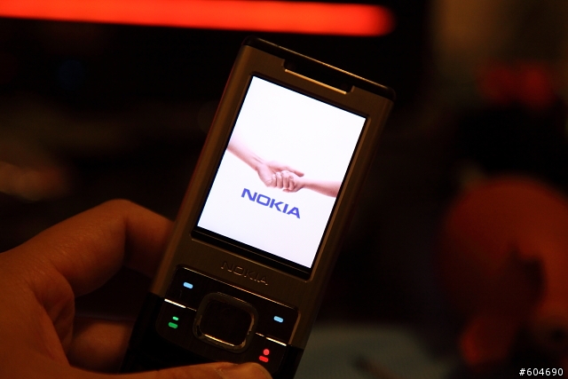 我的NOKIA 6500 slide壞掉了,順便把它分解