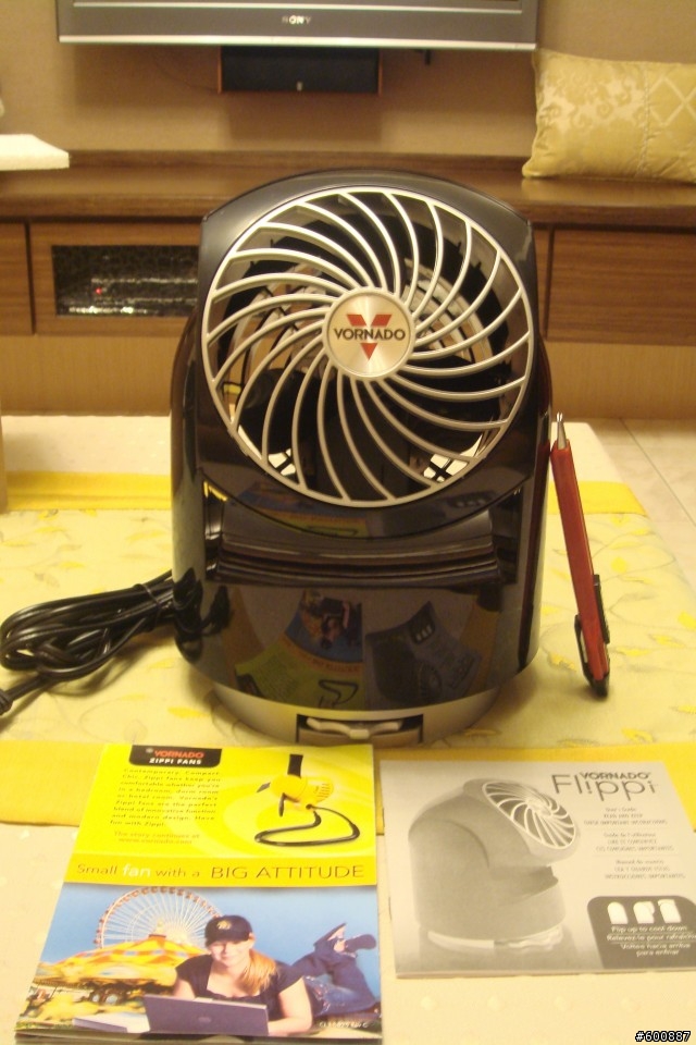 我的第一篇開箱文 VORNADO Flippi V6 & V8