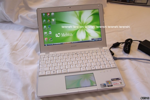SHARP 首台 netbook PC-NJ70A vs SONY P25G