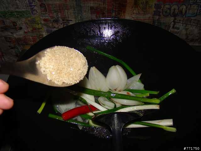 roger料理時間~簡單美味滷雞腳~