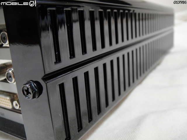 【分享】屬於您客廳的XPC Shuttle M2000 外觀篇+內部篇