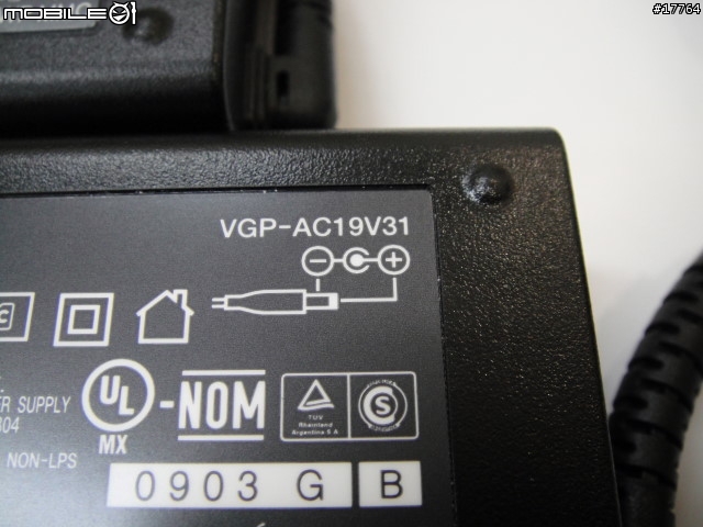【王者登場 誰與爭鋒】SONY VAIO VGN-Z48TD/X 碳纖黑+吉田カバンPCバッグ レッドチェック【数量限定30】 CC-YPC-SR/RC