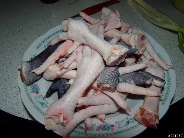 roger料理時間~簡單美味滷雞腳~