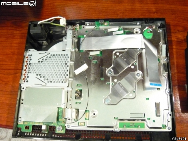 PS3 40G拆機換散熱膏分享文!開機沒多久風扇就很響很大聲的一定要看看!有圖有真像!