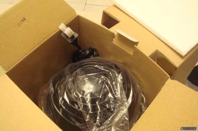 我的第一篇開箱文 VORNADO Flippi V6 & V8