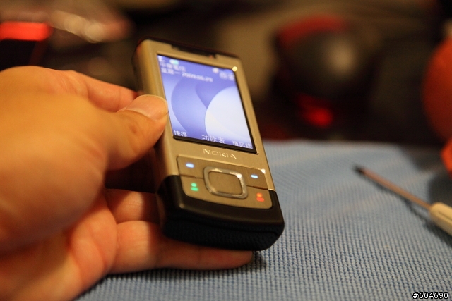 我的NOKIA 6500 slide壞掉了,順便把它分解