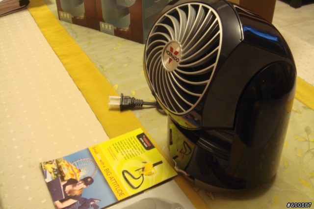 我的第一篇開箱文 VORNADO Flippi V6 & V8