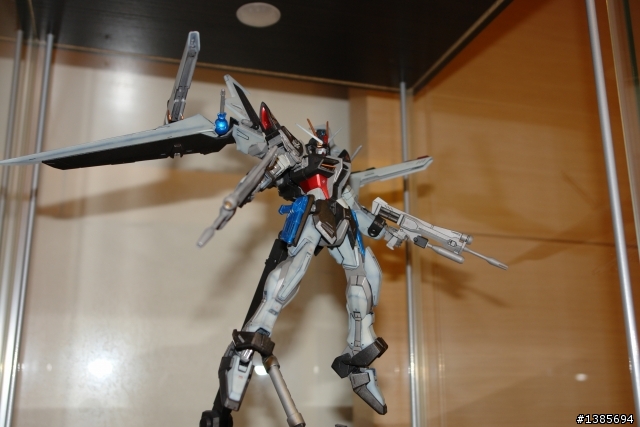 Strike Noir Gundam...黑貓黑貓~