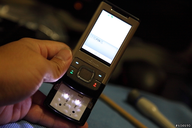我的NOKIA 6500 slide壞掉了,順便把它分解