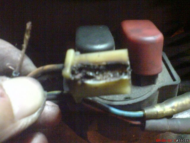 CDI 的脈波ˋ激磁線端碰到 電瓶的 + 極冒出火花,CDI 會損壞嗎?