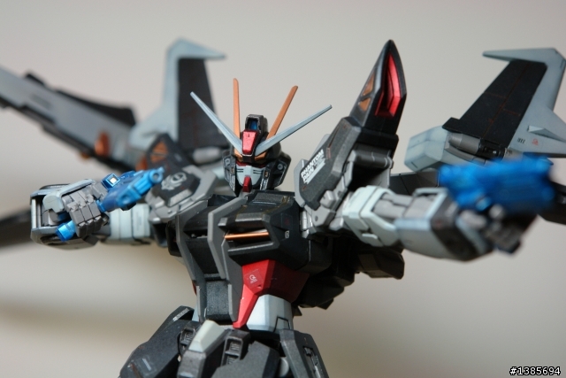 Strike Noir Gundam...黑貓黑貓~