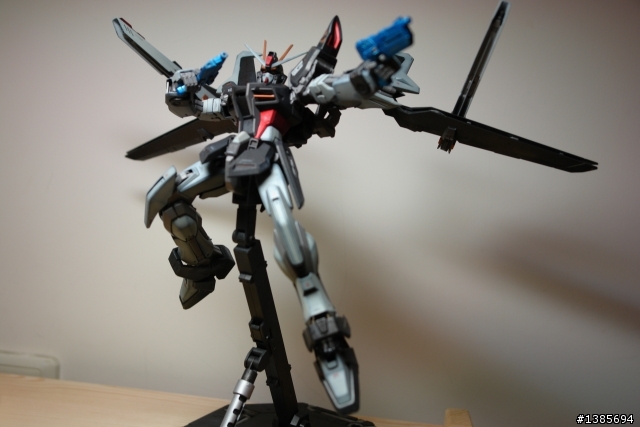 Strike Noir Gundam...黑貓黑貓~